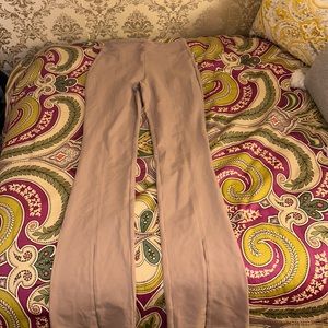 ALO bootcut legging. Taupe. Size S. Never worn.